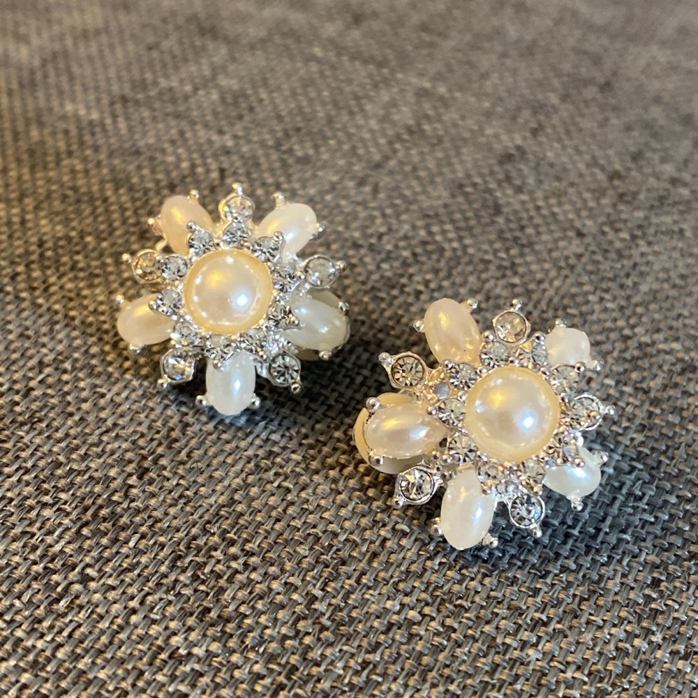 Aunt June’s Pretty Pearl Vintage Clip-on Earrings